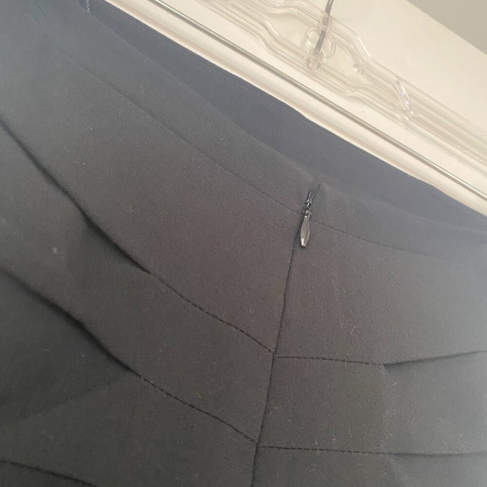 BCBG ruched midi pencil skirt NWT - Picture 4 of 8